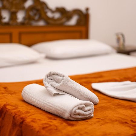 Vintage Blloku Apartment Tiranë Ngoại thất bức ảnh