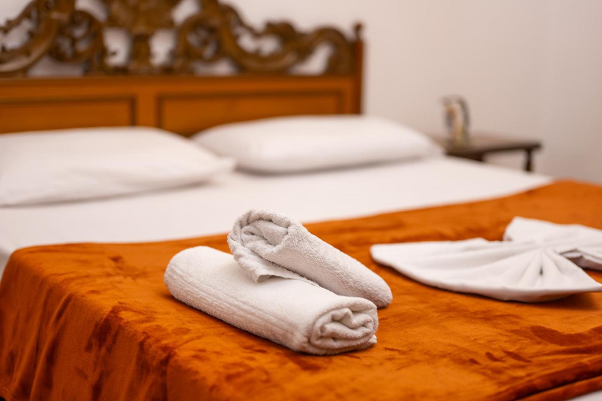 Vintage Blloku Apartment Tiranë Ngoại thất bức ảnh