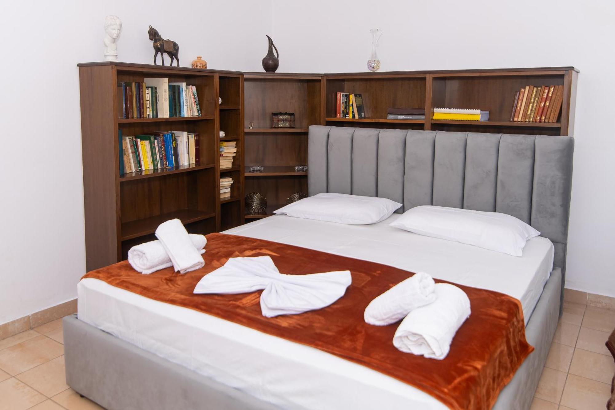 Vintage Blloku Apartment Tiranë Ngoại thất bức ảnh