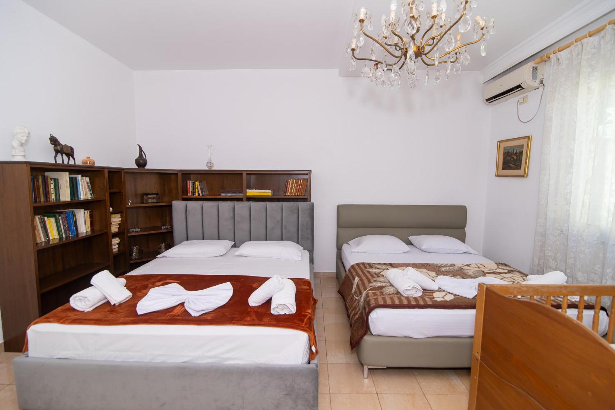 Vintage Blloku Apartment Tiranë Ngoại thất bức ảnh