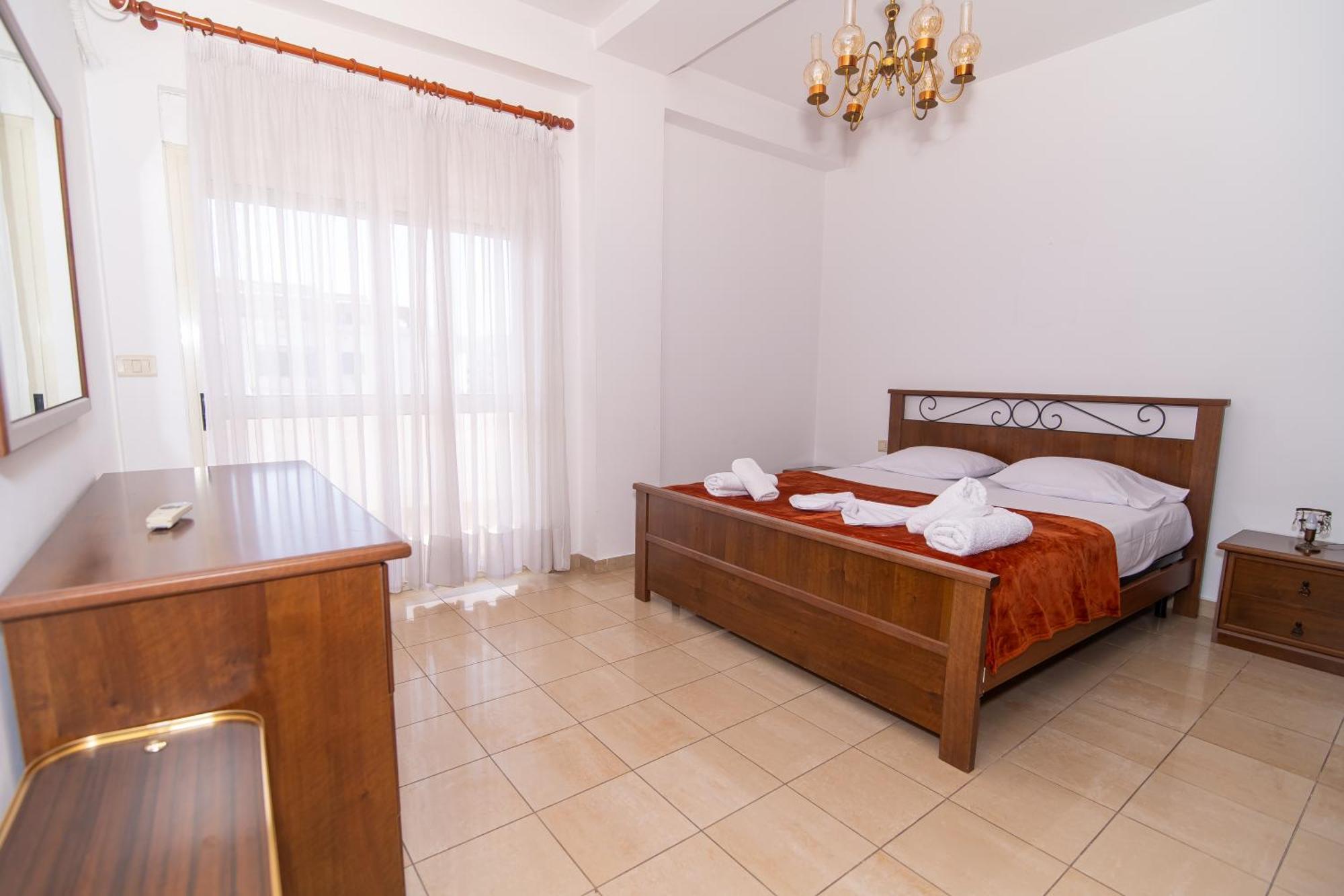 Vintage Blloku Apartment Tiranë Ngoại thất bức ảnh